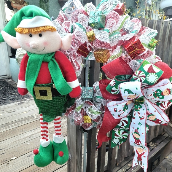 Christmas Elf Wreath Deco Mesh Bow - Picture 2 of 11